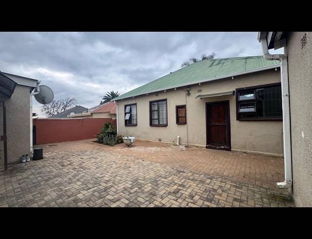 3 BEDROOM HOUSE FOR SALE IN KENSINGTON